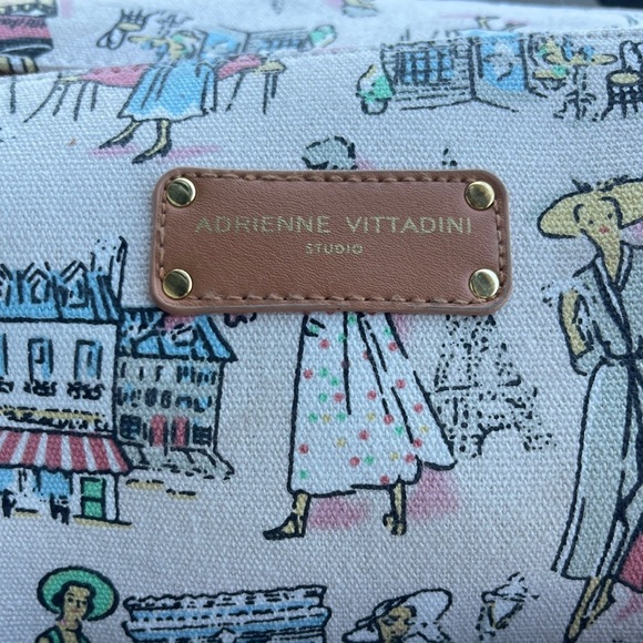 Adrienne Vittadini Print Duffle - Picture 2 of 9